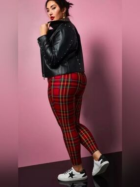 Torrid X Betsey Johnson Colab Red Plaid Wide Slimming Waistband Pixie Pants 2X